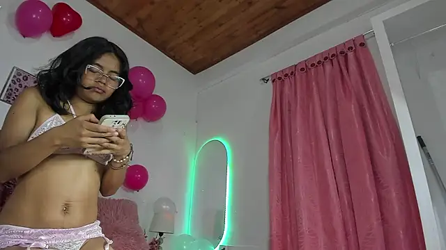 Snapshot of luna_velveth chatting on 12, 2, 2026 luna velveth online show from 12, 2, 2026