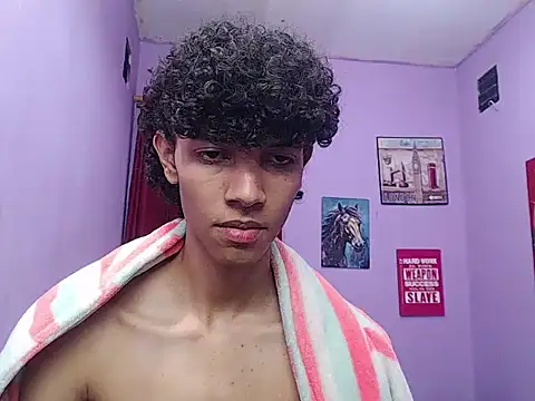 Snapshot of bigcock_twinks chatting on 25, 2, 2026 bigcock twinks online show from 25, 2, 2026