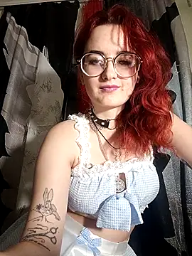 Snapshot of Persefoha chatting on 28, 4, 2026 Persefoha online show from 28, 4, 2026