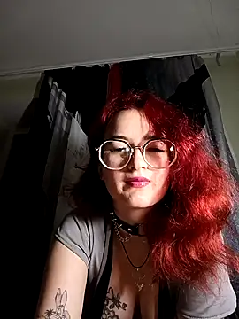 Snapshot of Persefoha chatting on 4, 5, 2026 Persefoha online show from 4, 5, 2026