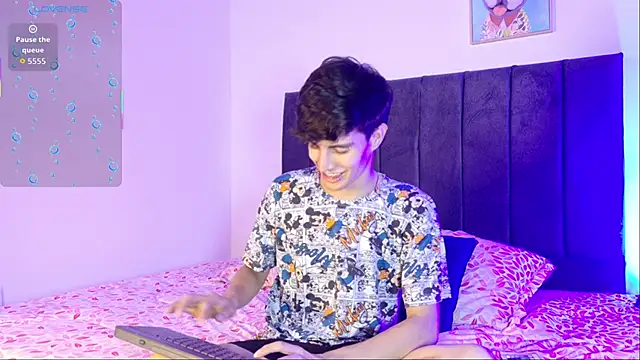 axxxel twink online show from 31, 5, 2026
