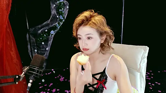 Lady-Mia777 online show from 1, 4, 2026