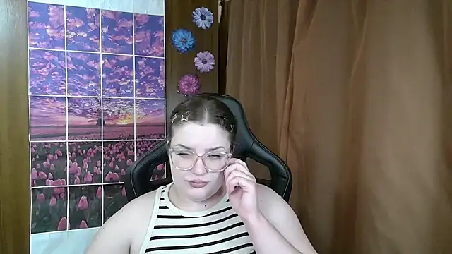 Snapshot of Teasing_Dora chatting on 22, 7, 2026 Teasing Dora online show from 22, 7, 2026