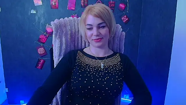 Snapshot of CuttieEmma chatting on 4, 5, 2026 CuttieEmma online show from 4, 5, 2026