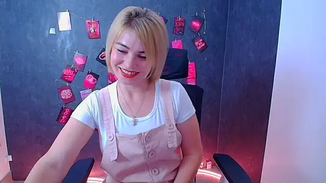 Snapshot of CuttieEmma chatting on 31, 7, 2026 CuttieEmma online show from 31, 7, 2026