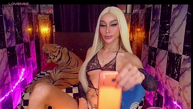 SeductiveSamanthaTS online show from 19, 7, 2026