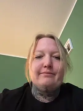 Lolaaxxx13 online show from 16, 5, 2026