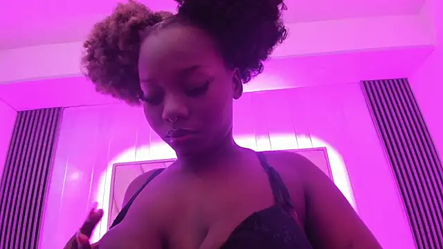 Snapshot of Sotf_Charlotte chatting on 3, 2, 2026 Sotf Charlotte online show from 3, 2, 2026