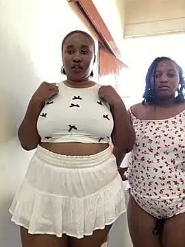 Snapshot of MeekyCurvyAss chatting on 6, 5, 2026 MeekyCurvyAss online show from 6, 5, 2026