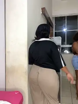 Snapshot of MeekyCurvyAss chatting on 22, 5, 2026 MeekyCurvyAss online show from 22, 5, 2026