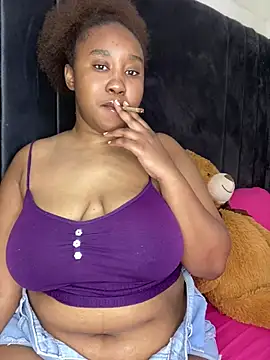 Snapshot of MeekyCurvyAss chatting on 23, 5, 2026 MeekyCurvyAss online show from 23, 5, 2026