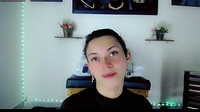 NathalialLooes online show from 25, 2, 2026