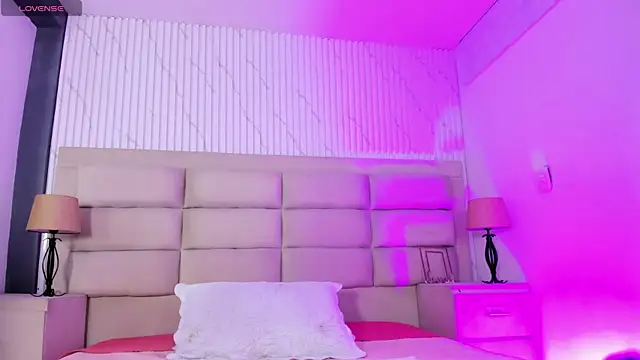 KarelyMitchel online show from 5, 2, 2026