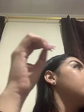 KarelyMitchel online show from 5, 4, 2026