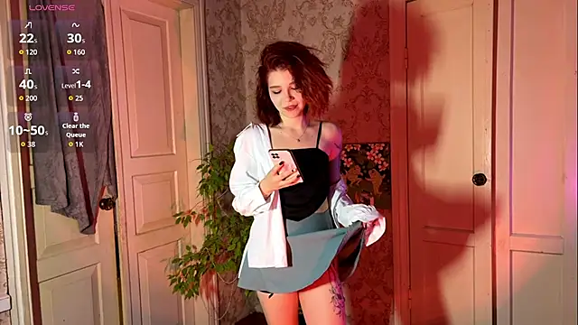 LaurynGeisinger online show from 5, 3, 2026