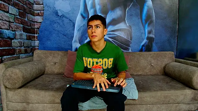 Snapshot of Aron_pulse chatting on 13, 2, 2026 Aron pulse online show from 13, 2, 2026