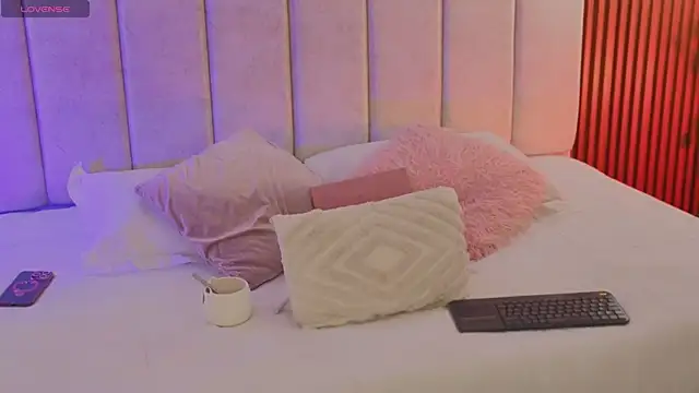 SofiaCortes4 online show from 31, 7, 2026