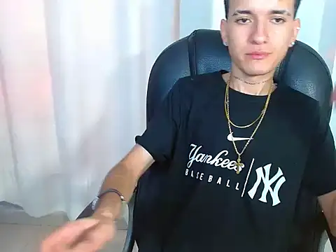 Snapshot of eroboyxox chatting on 25, 2, 2026 eroboyxox online show from 25, 2, 2026