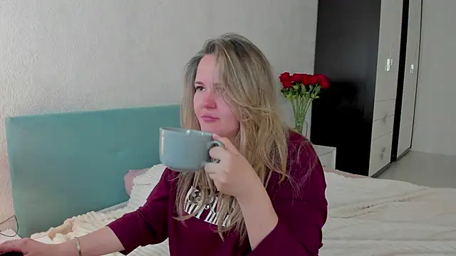 Snapshot of LilyBel chatting on 12, 5, 2026 LilyBel online show from 12, 5, 2026