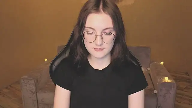 Snapshot of VixenLight chatting on 2, 2, 2026 VixenLight online show from 2, 2, 2026