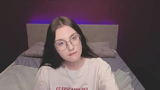 Snapshot of VixenLight chatting on 6, 2, 2026 VixenLight online show from 6, 2, 2026