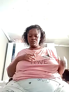 BBWQueenxx online show from 28, 7, 2026