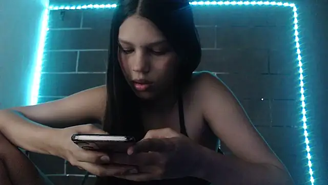 Snapshot of analyn-2027 chatting on 10, 6, 2026 analyn-2027 online show from 10, 6, 2026