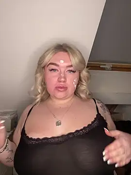 Snapshot of TwoWayT_xx chatting on 18, 2, 2026 TwoWayT xx online show from 18, 2, 2026