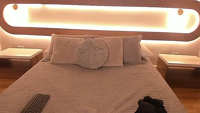 Snapshot of Sienna_brunette chatting on 8, 2, 2026 Sienna brunette online show from 8, 2, 2026