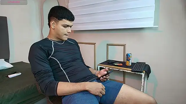 Snapshot of Keinner_BigDick chatting on 28, 7, 2026 Keinner BigDick online show from 28, 7, 2026
