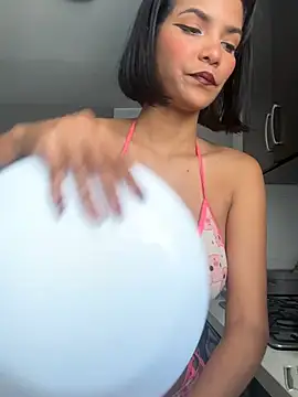 Kitty Wild 19 online show from 29, 3, 2026