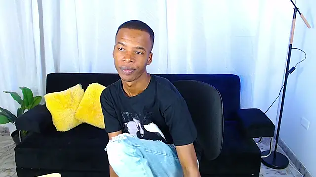 Snapshot of gusy_18 chatting on 4, 2, 2026 gusy 18 online show from 4, 2, 2026