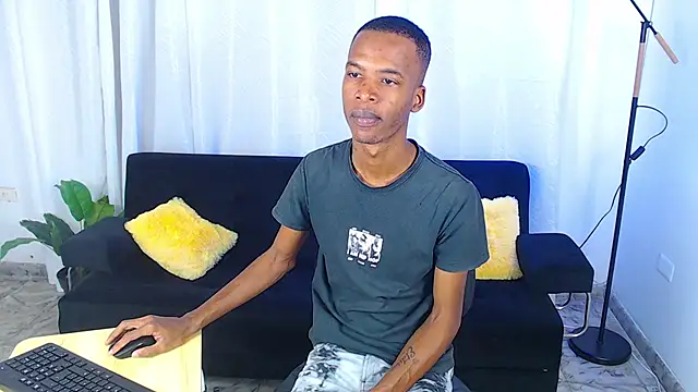 Snapshot of gusy_18 chatting on 13, 2, 2026 gusy 18 online show from 13, 2, 2026