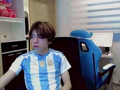 Snapshot of duvisex19 chatting on 18, 2, 2026 duvisex19 online show from 18, 2, 2026