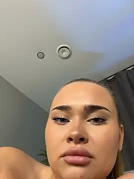 Snapshot of MonicaWestt chatting on 6, 2, 2026 MonicaWestt online show from 6, 2, 2026