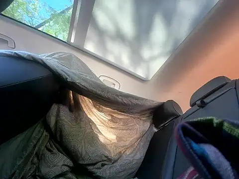 makemestayhard online show from 22, 3, 2026