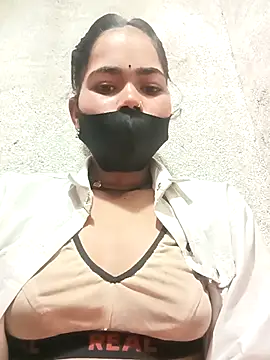 Sunali Bendre online show from 1, 4, 2026