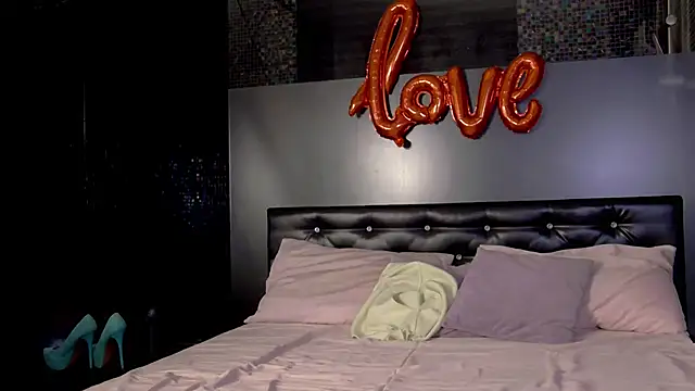 Snapshot of EileenElfie chatting on 27, 2, 2026 EileenElfie online show from 27, 2, 2026