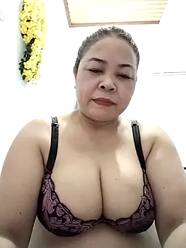 Snapshot of Baby-bigtits2026 chatting on 5, 5, 2026 Baby-bigtits2026 online show from 5, 5, 2026