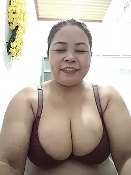 Snapshot of Baby-bigtits2026 chatting on 18, 5, 2026 Baby-bigtits2026 online show from 18, 5, 2026