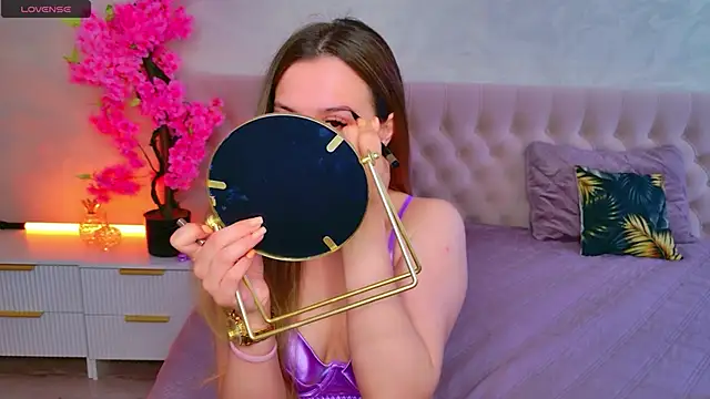 Snapshot of JasminUqueen chatting on 1, 6, 2026 JasminUqueen online show from 1, 6, 2026