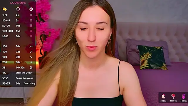 Snapshot of JasminUqueen chatting on 8, 6, 2026 JasminUqueen online show from 8, 6, 2026