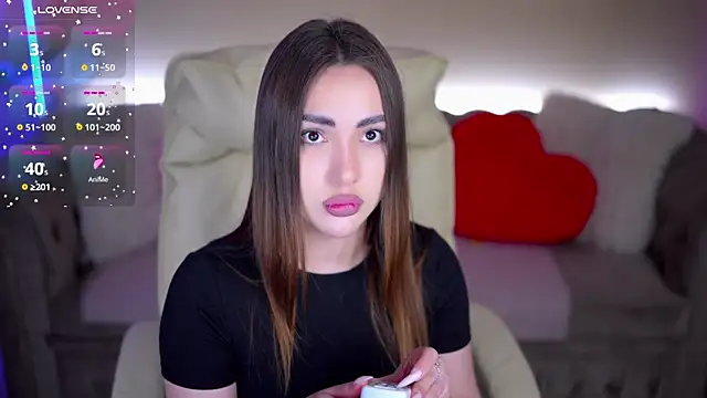 Snapshot of OliviaMoore_ chatting on 25, 2, 2026 OliviaMoore online show from 25, 2, 2026