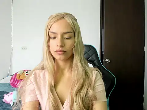 Snapshot of Megan_Blue_ chatting on 18, 2, 2026 Megan Blue online show from 18, 2, 2026