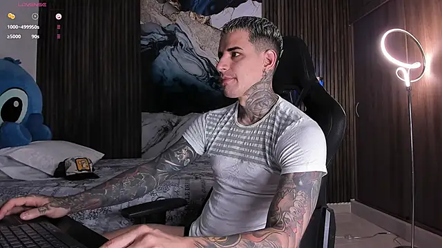 Snapshot of trisstann_ chatting on 5, 2, 2026 trisstann online show from 5, 2, 2026