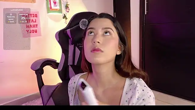 emicute  online show from 13, 2, 2026