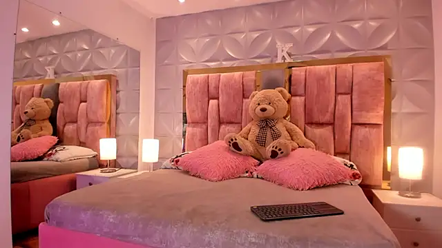 Snapshot of Paris_Velvet chatting on 9, 2, 2026 Paris Velvet online show from 9, 2, 2026