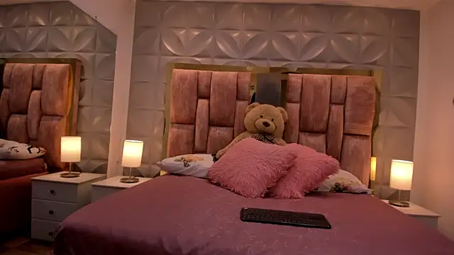 Paris Velvet online show from 27, 3, 2026