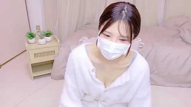 Snapshot of _MIYUnya chatting on 8, 2, 2026 MIYUnya online show from 8, 2, 2026