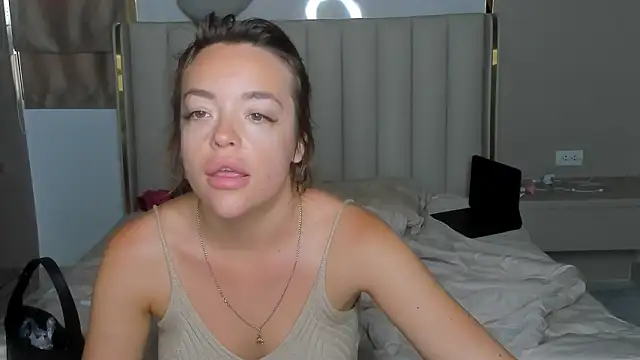 stellaa quenn online show from 6, 3, 2026